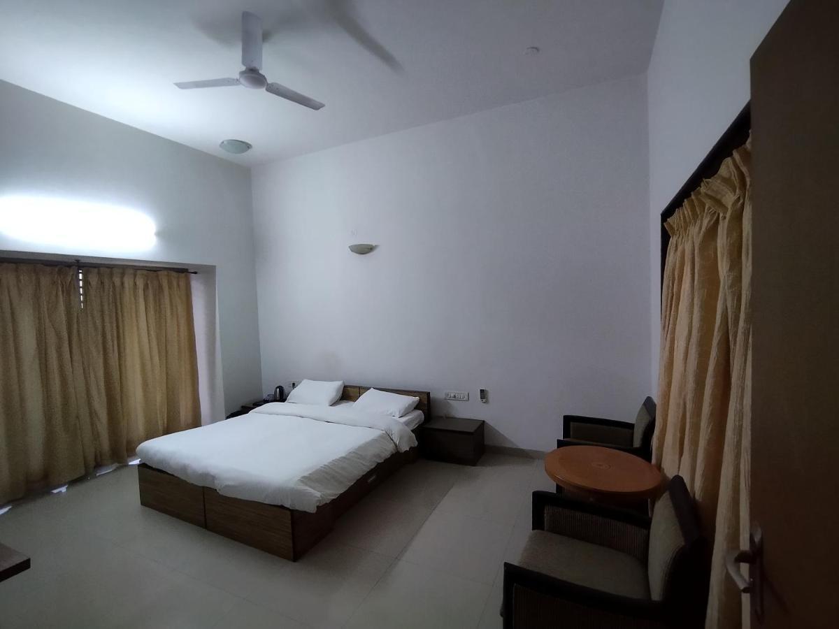Savana Lake Resort Nashik Exterior foto