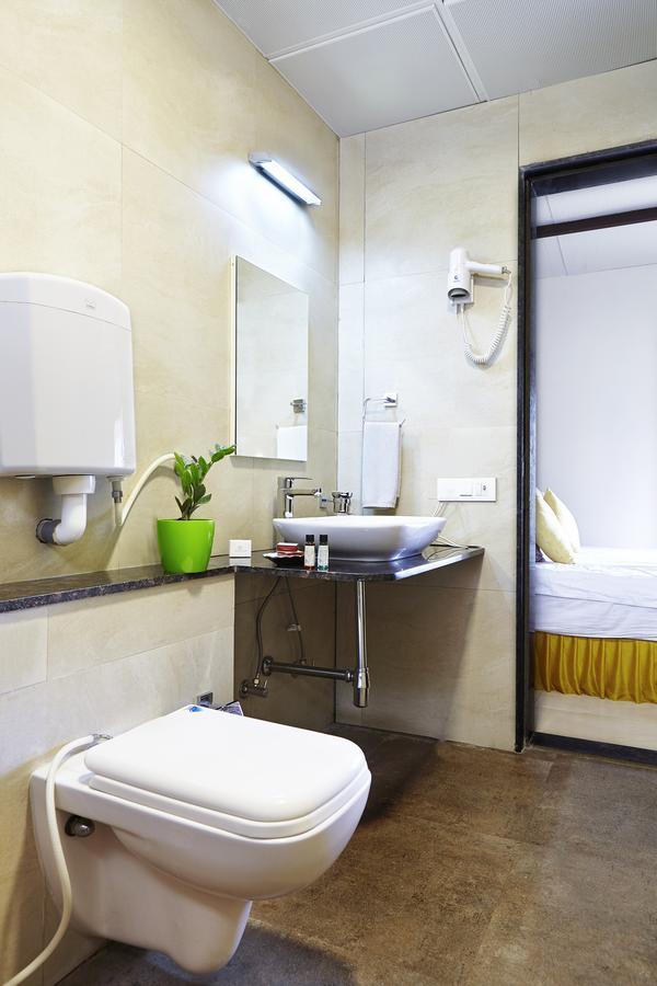Savana Lake Resort Nashik Exterior foto